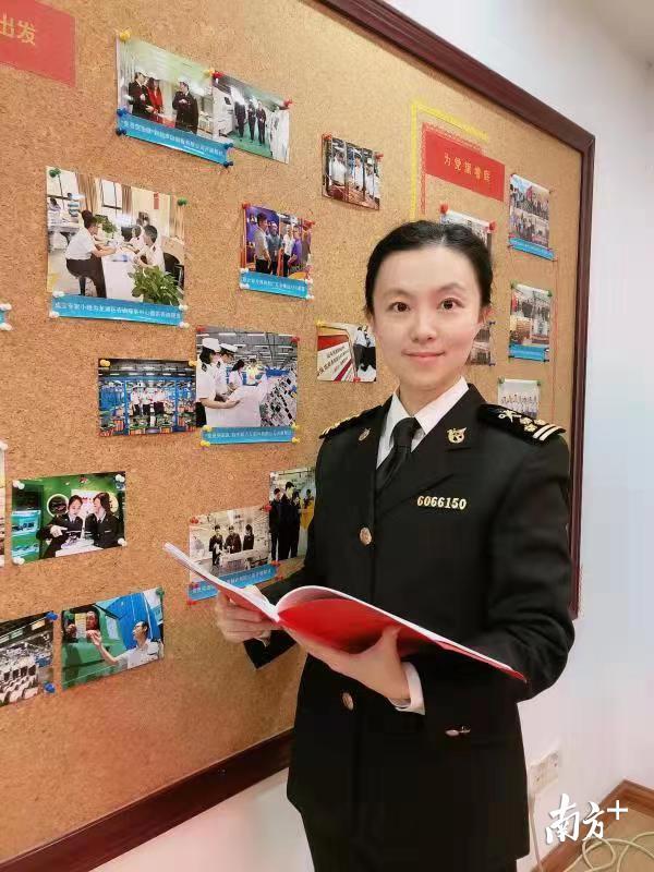 汕头海关科级干部图片_汕头海关三代传承家国情_汕头海关人事政工科副科长陈琳颖